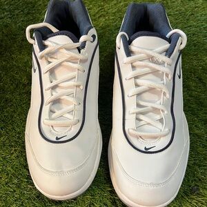 Nike Golf Shoes WOMEN’S  040204 1 Size 8 NEW CONDITION UK 5.5 EU 39 great shoes